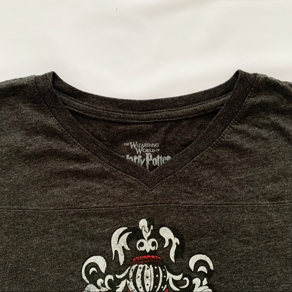 Harry Potter Hogwarts V-neck Shirt - Picture 3 of 6